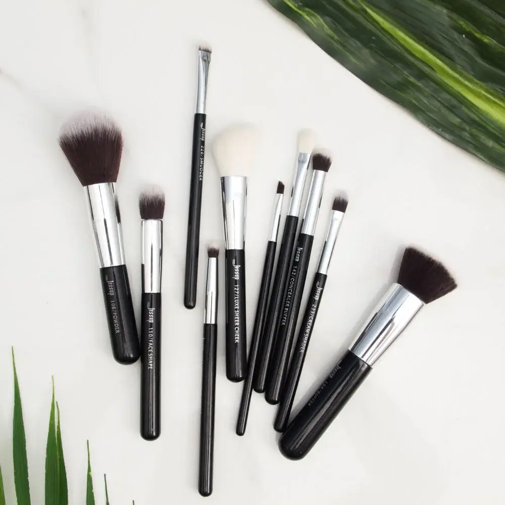 How do you use a makeup brush for the first time?