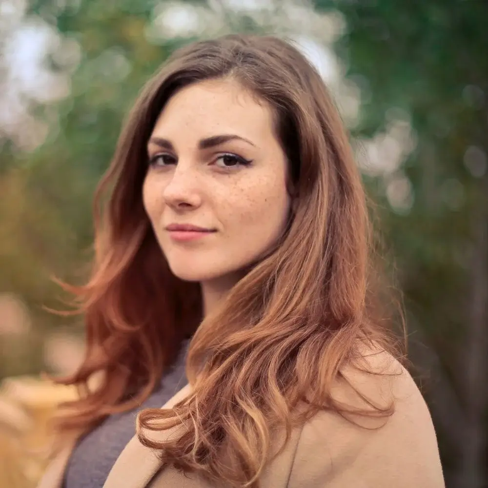 What should I look for when choosing the best hair-lightening spray?