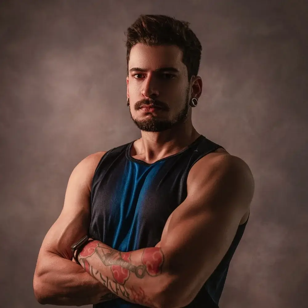How to choose perfect face scrub for men?