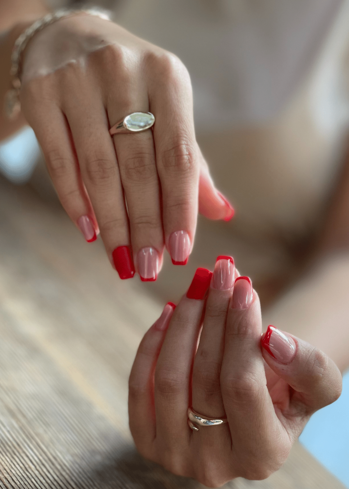 Preventing Nail Polish Fading: Maintaining Vibrant Colors and Benefits of Applying a Top Coat