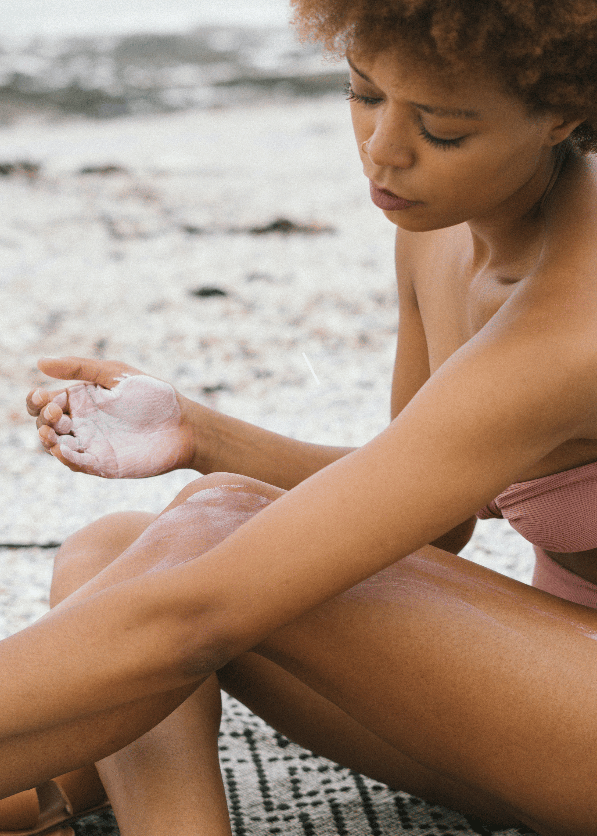 How to Choose the Right Sunscreen for Sensitive Skin and How Often You Should Use It? 