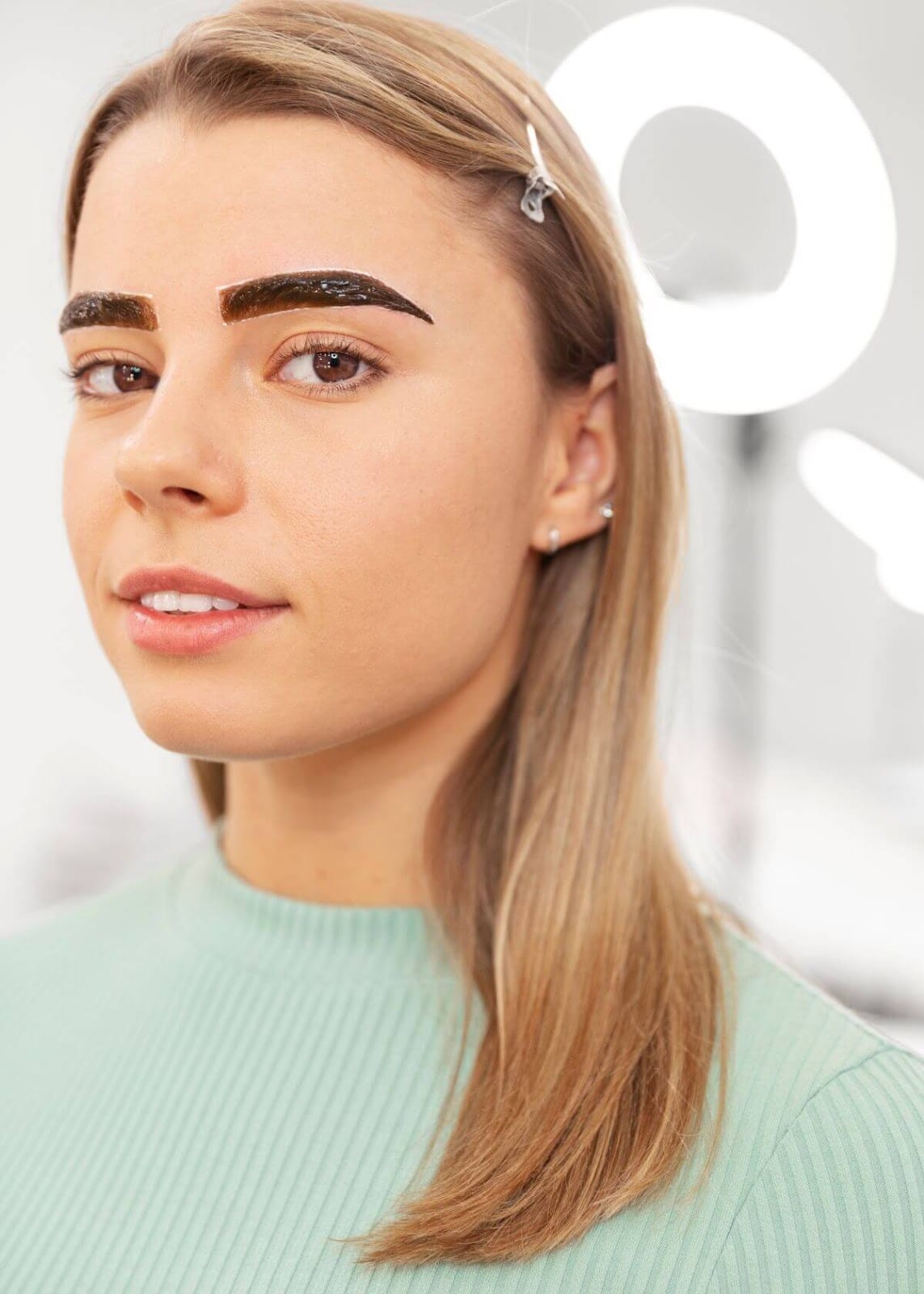  How to reduce eyebrow swelling after a wax?