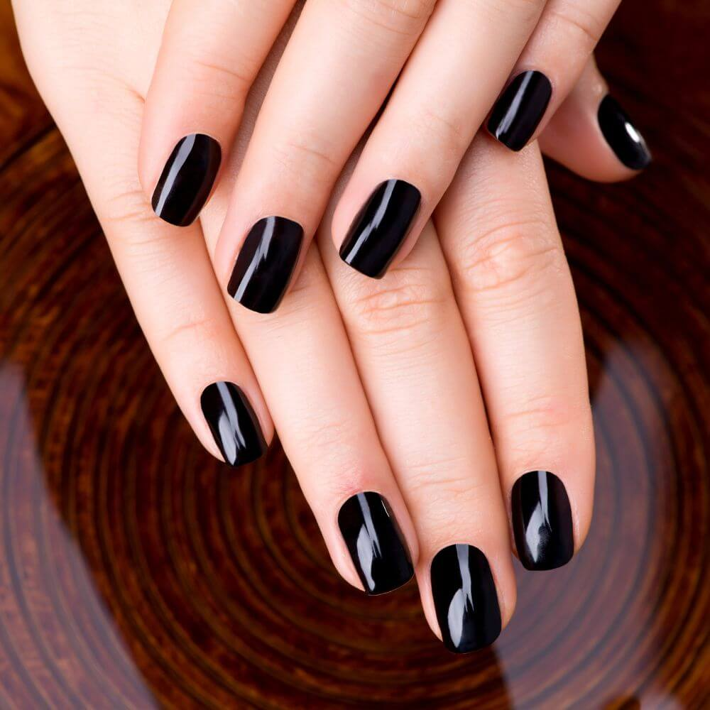 How to Apply Gel Nail Polish Professionally?