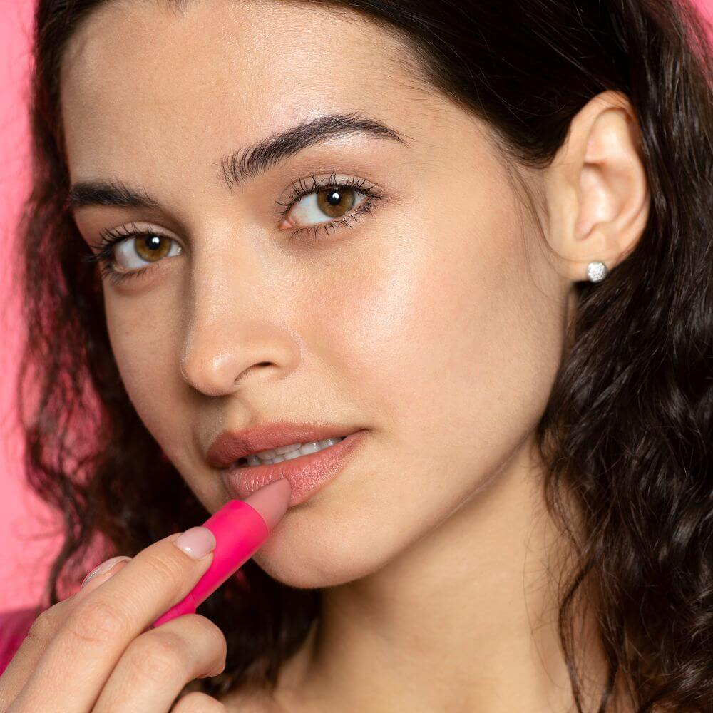 How to Choose The Right Waterproof Lipstick?