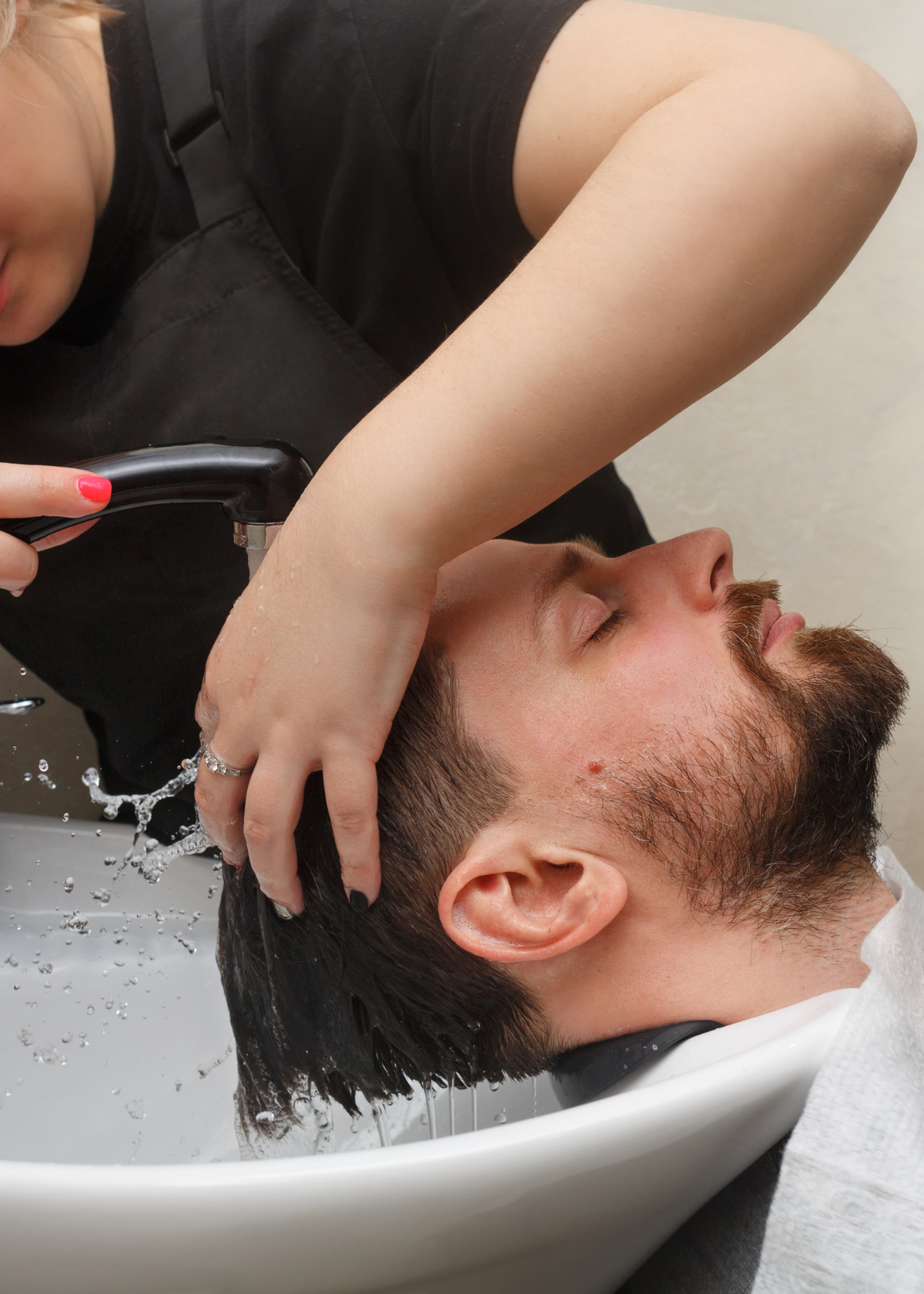 Flake-Free and Confident: The Ultimate Guide to Choosing the Best Dandruff Shampoo for Men