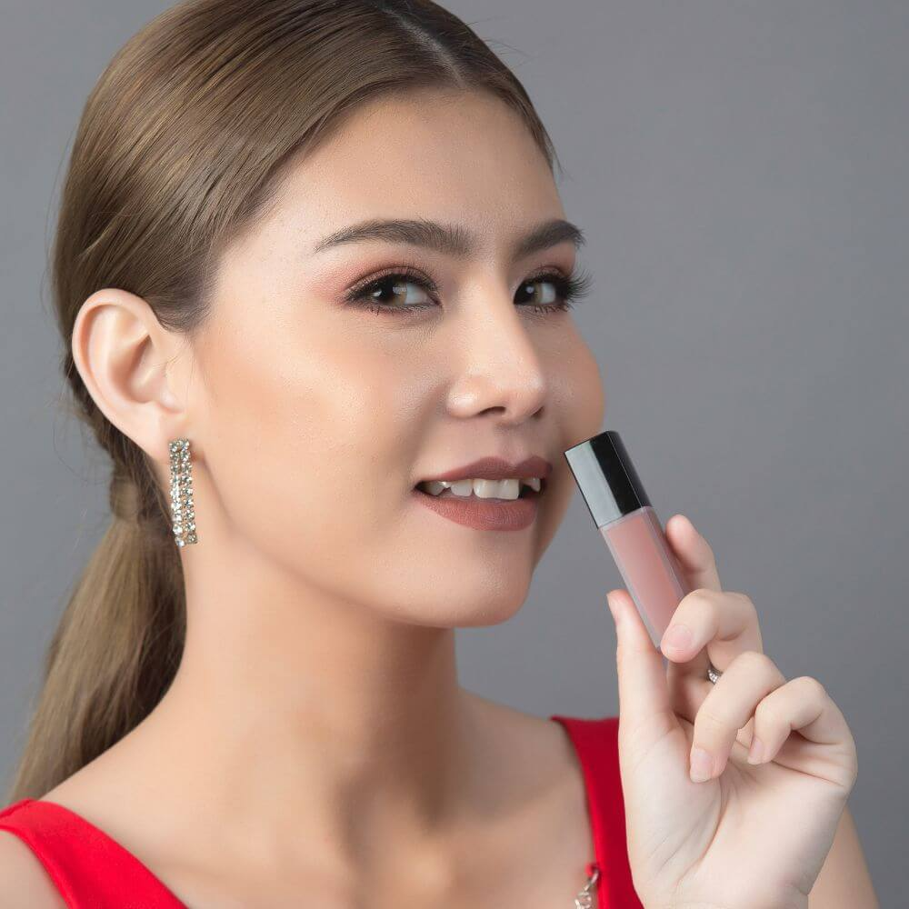 How Do You Make Lipstick Waterproof?