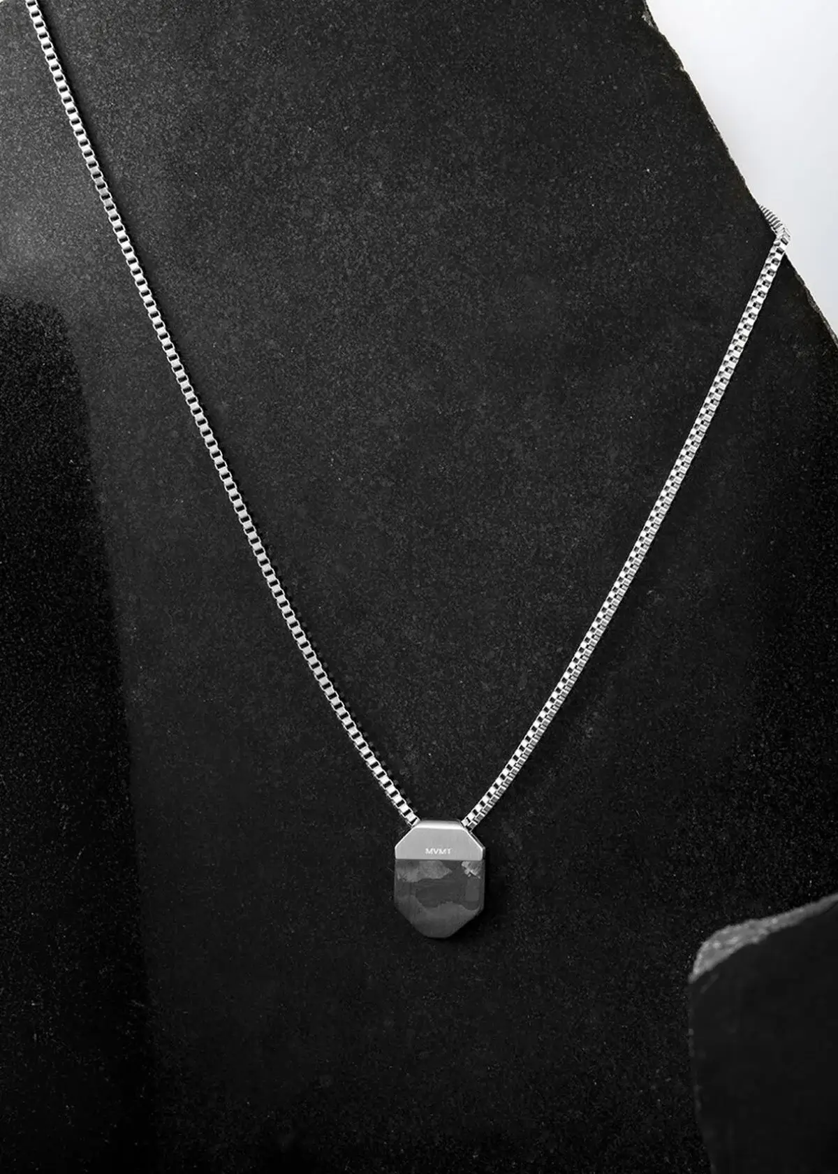 Can an Octo Necklace be Layered with Other Types of Necklaces?