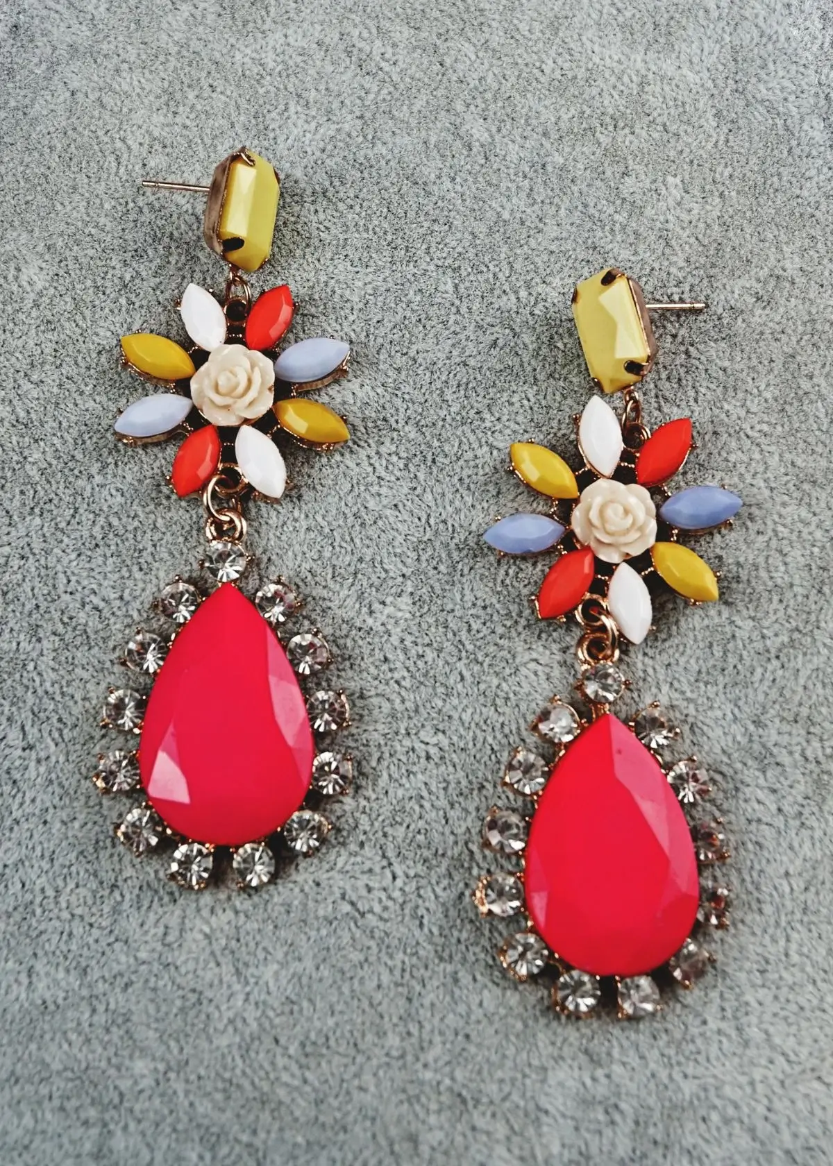 Can modern mood Jewelry be layered with Other types of Jewelry?
