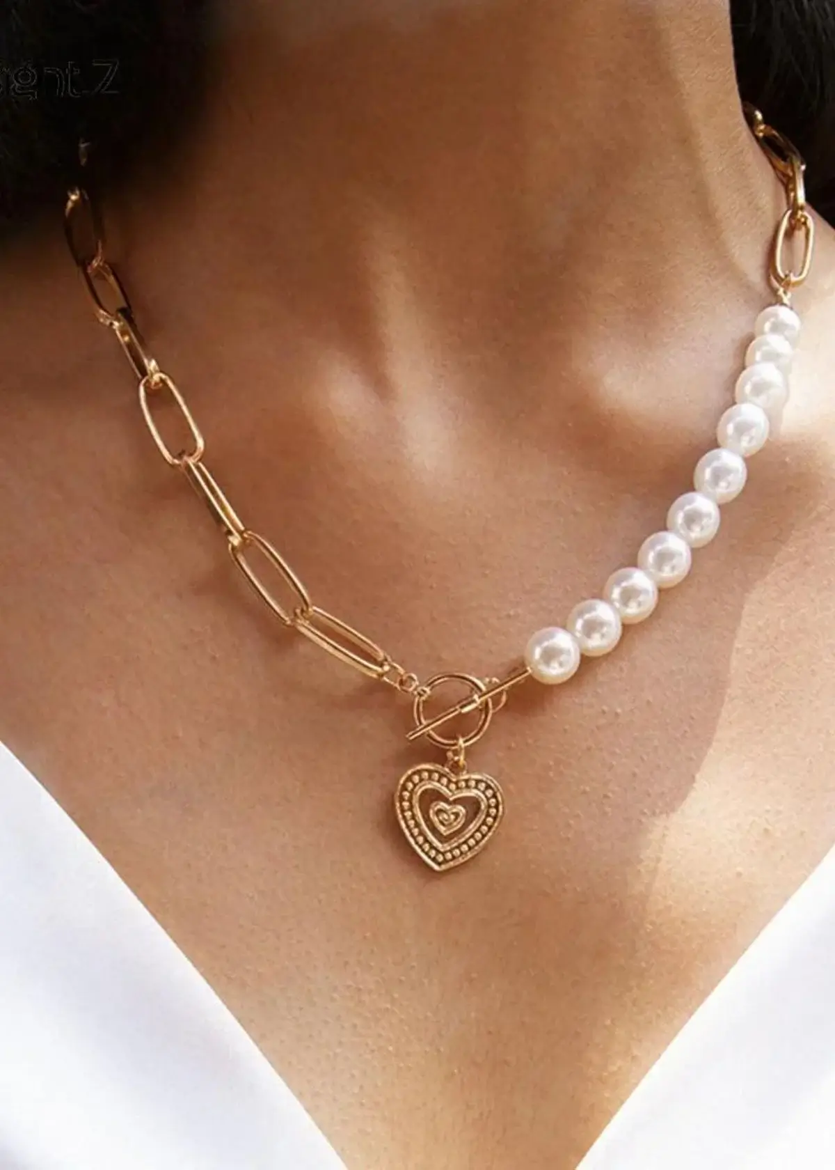 How is a Half-pearl Half-chain Necklace made?