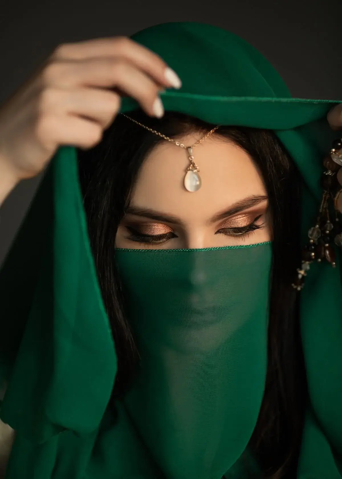 How to Choose the Right Modern Mood Jewelry?