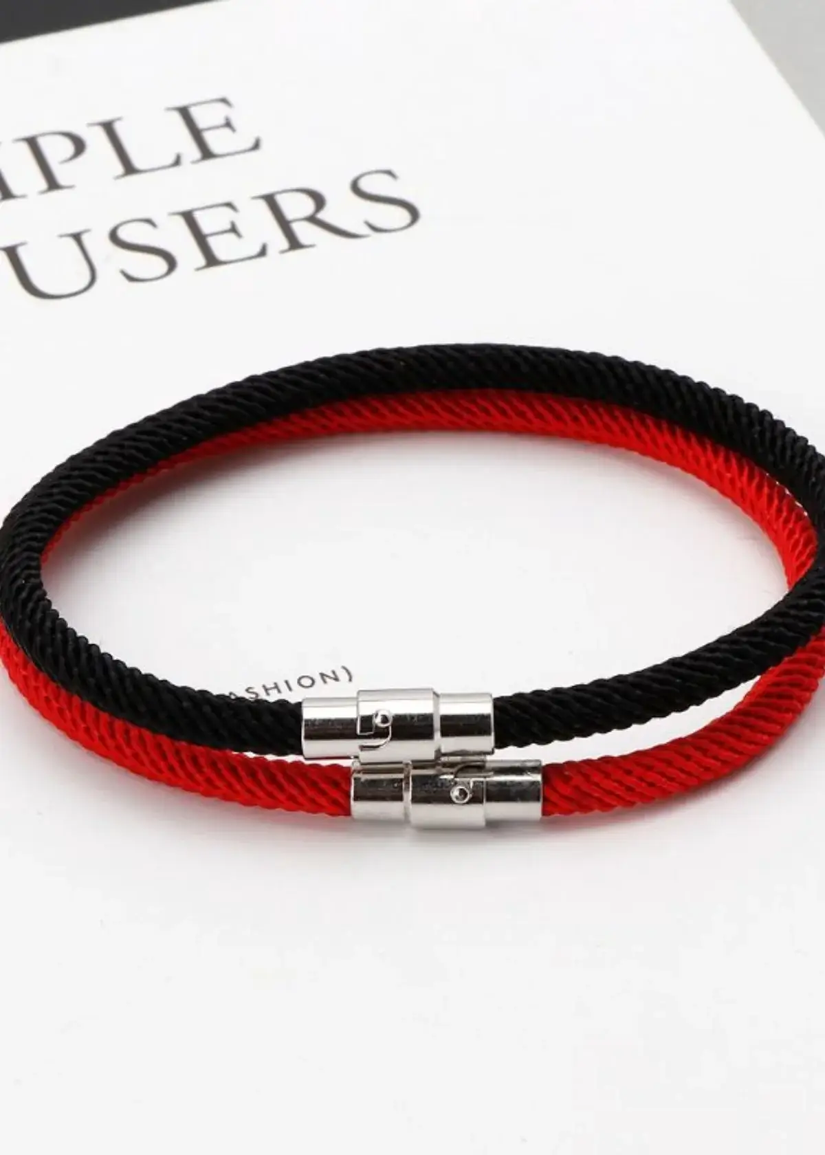How to Choose the Right Red and Black Bracelet?