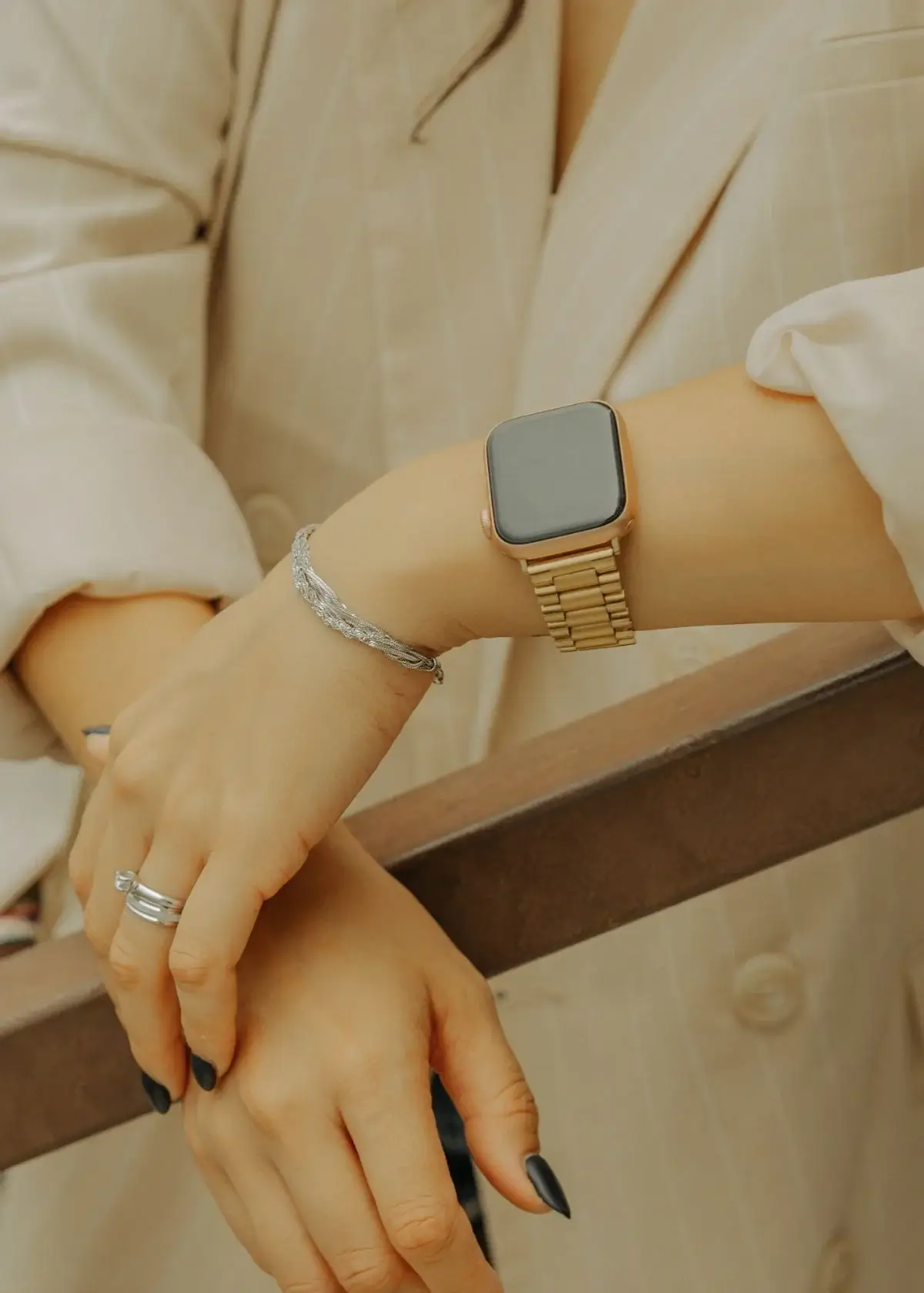 What is the Significance of Wearing an Esclava Bracelet?