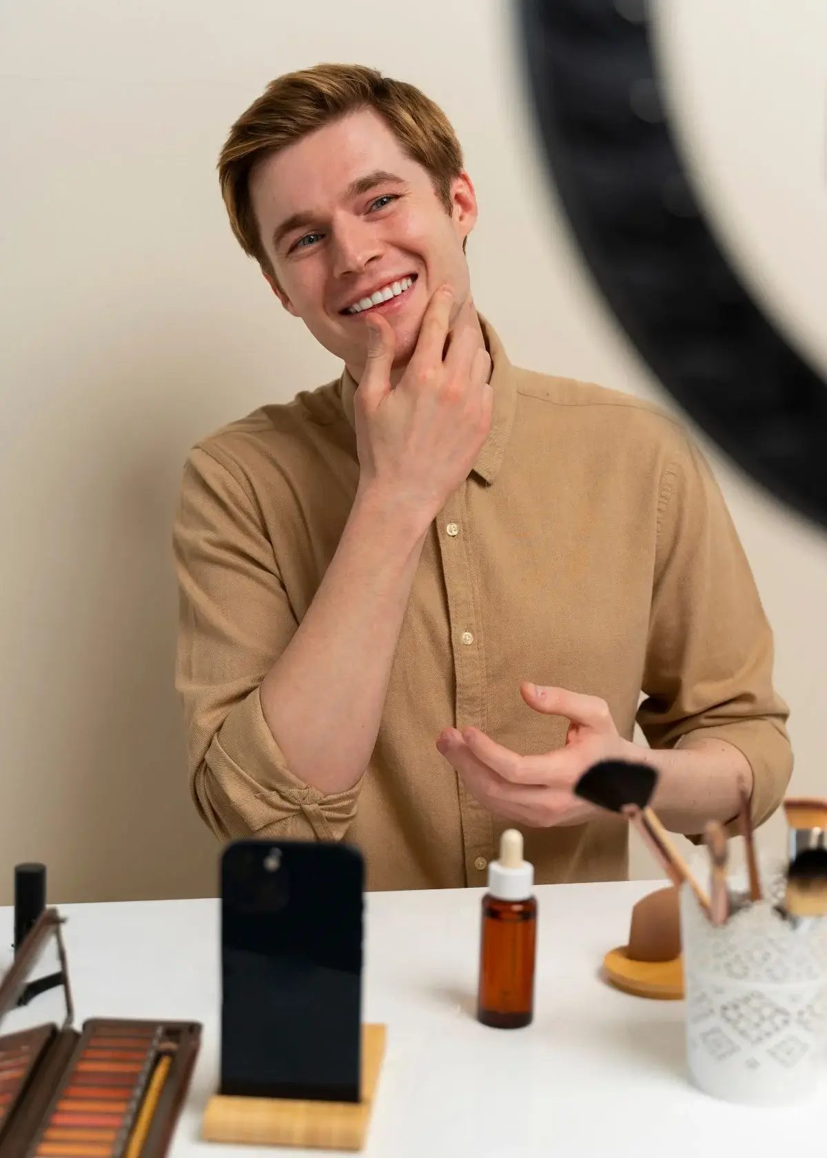 Are there any specific ingredients to look for in a deodorant that can effectively control excessive sweating and odor?