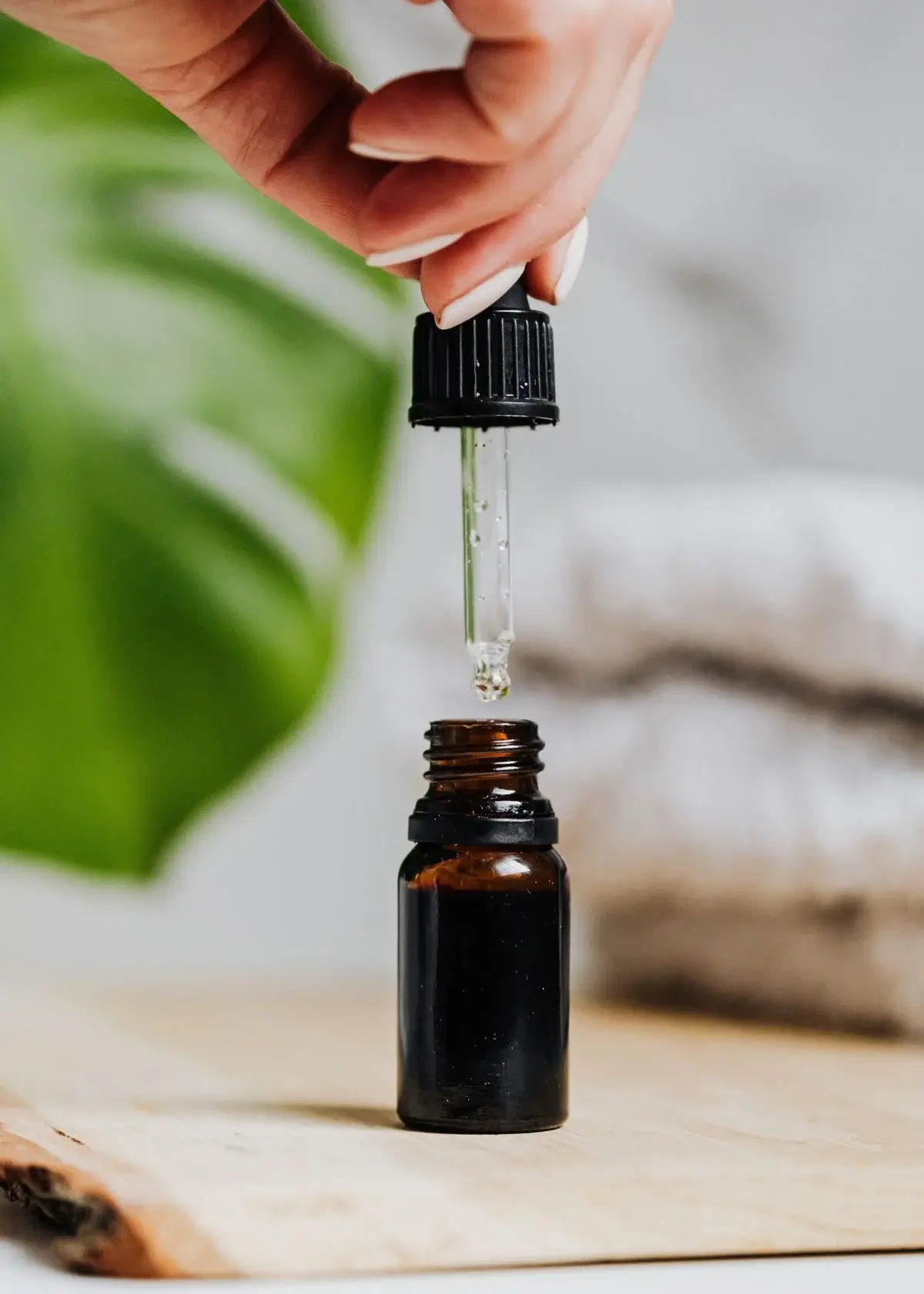How to Choose the Right Oil for Eyelash Growth?