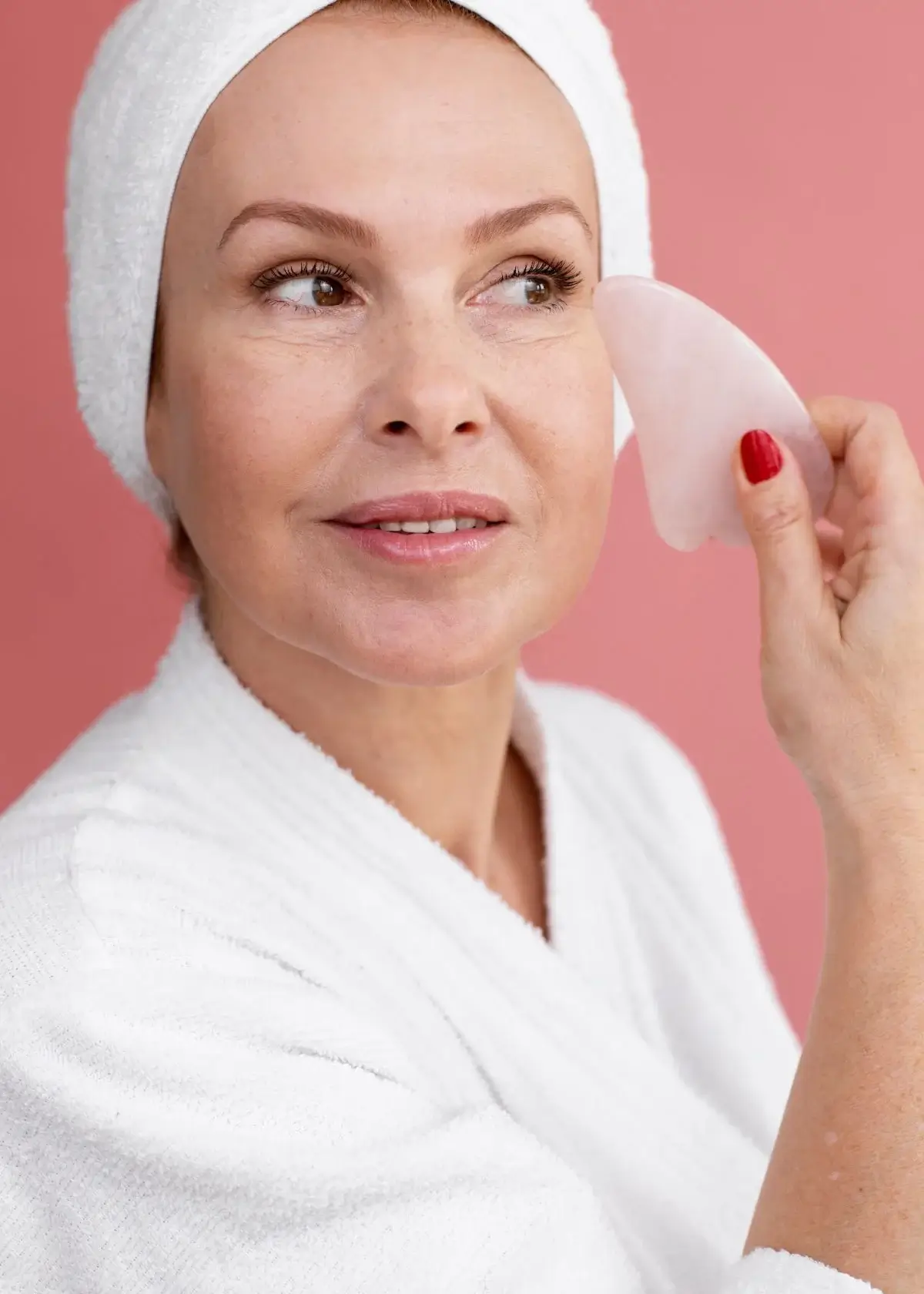 What ingredients should I look for in an organic face moisturizer?