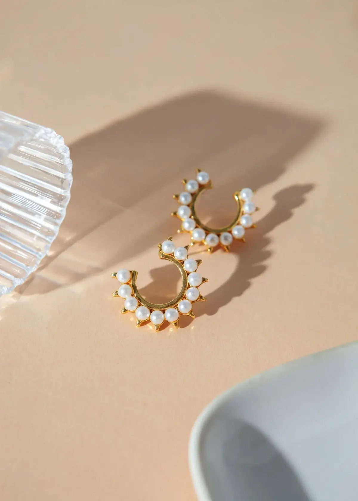 What makes Navajo pearl earrings unique?