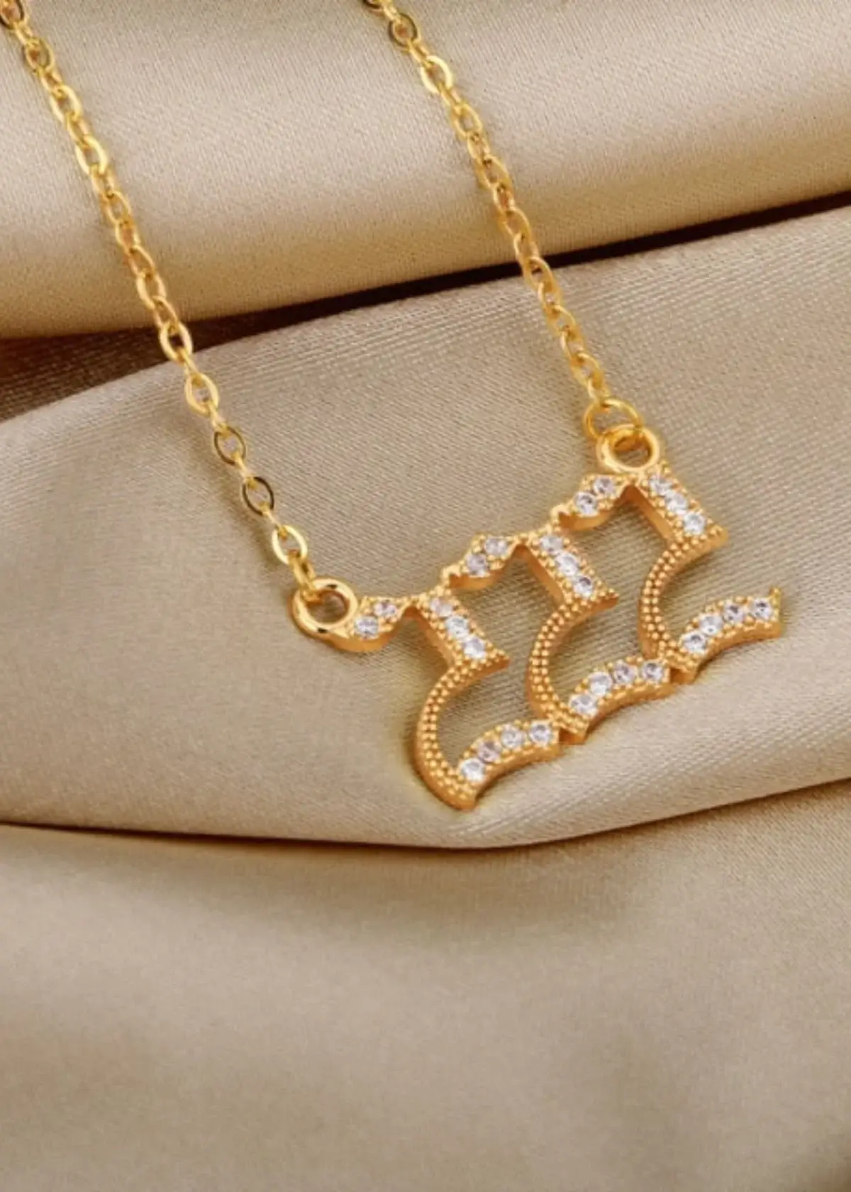 How do I determine the right length for a 222 necklace?