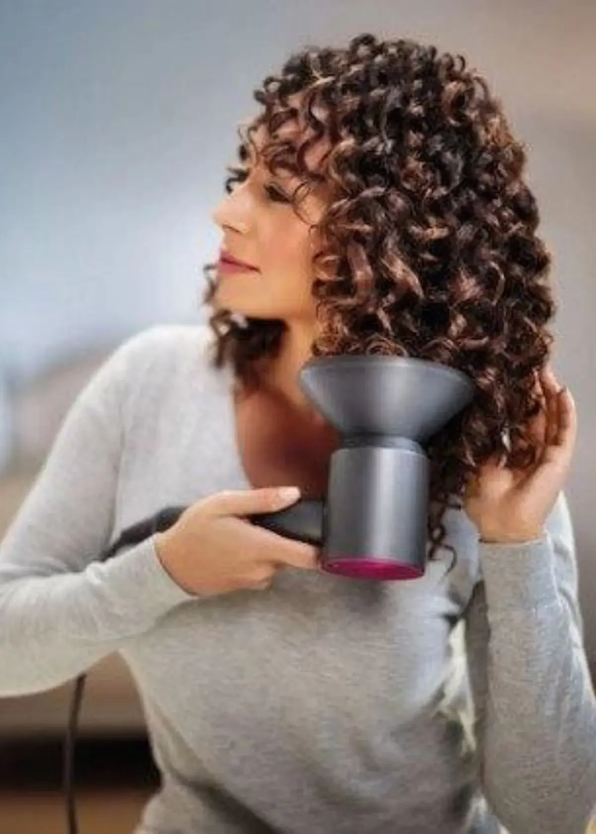 How to choose the right blow dryer for curly hair?