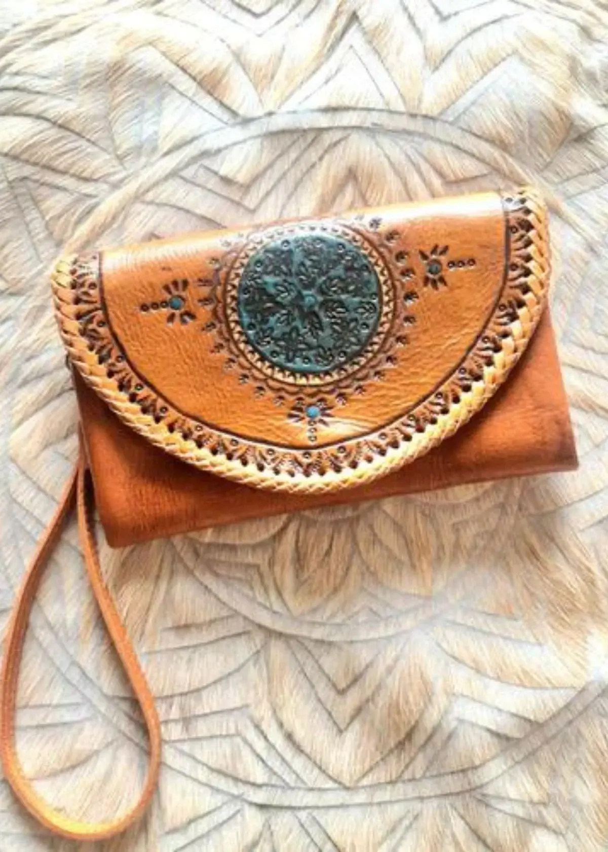How to choose the right boho wallet?