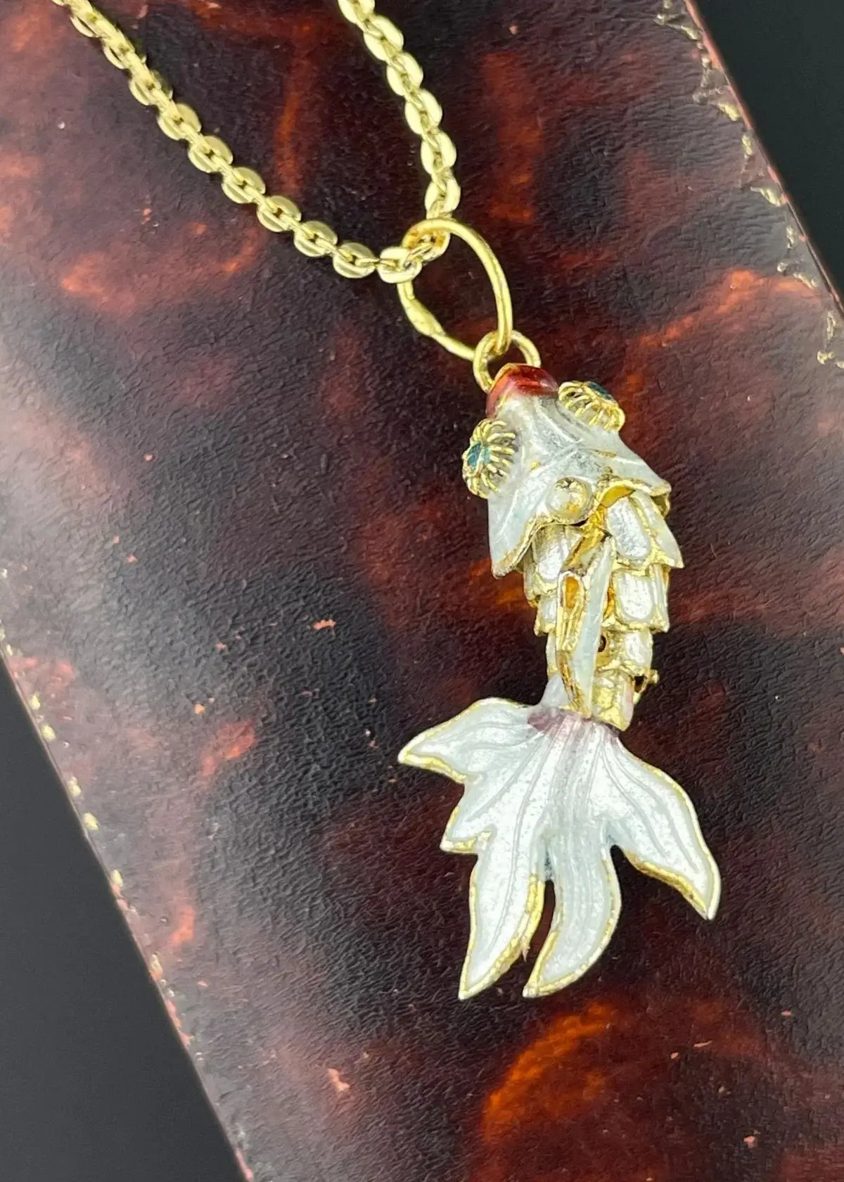 What is a fish necklace?