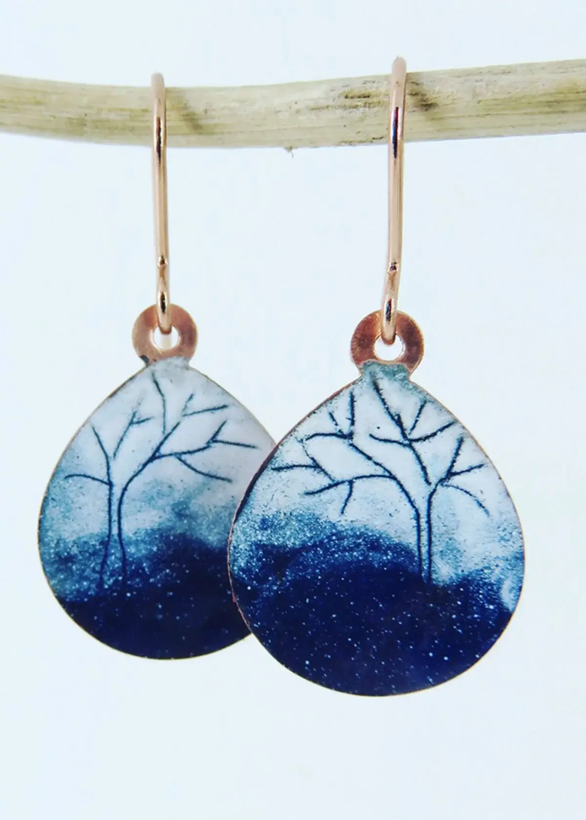 what are enamel earrings?