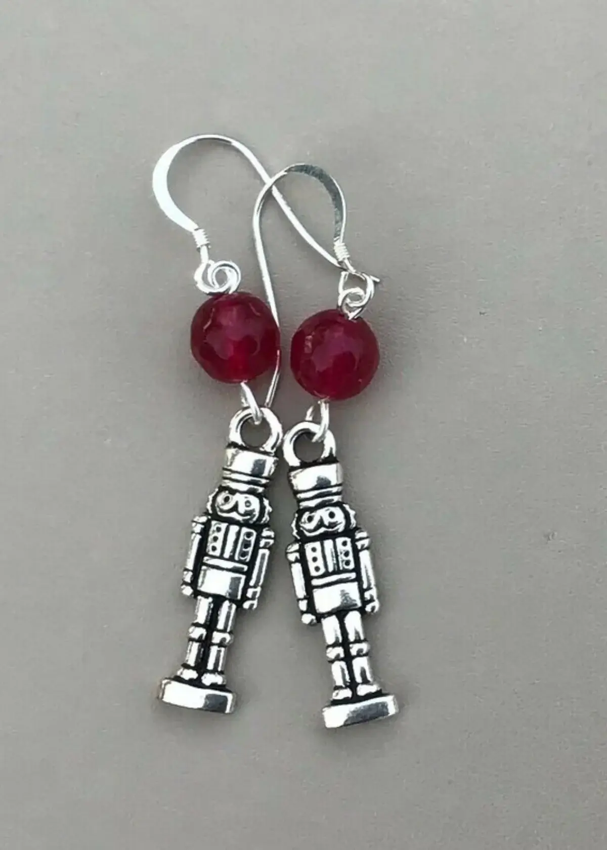 How to choose the right nutcracker earrings?