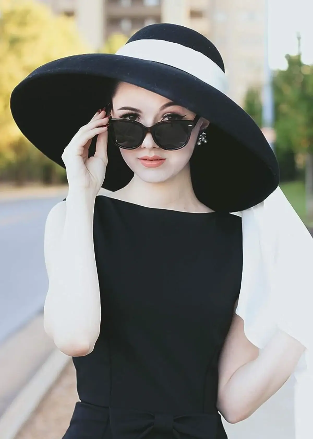 Why are Audrey Hepburn's sunglasses so popular?