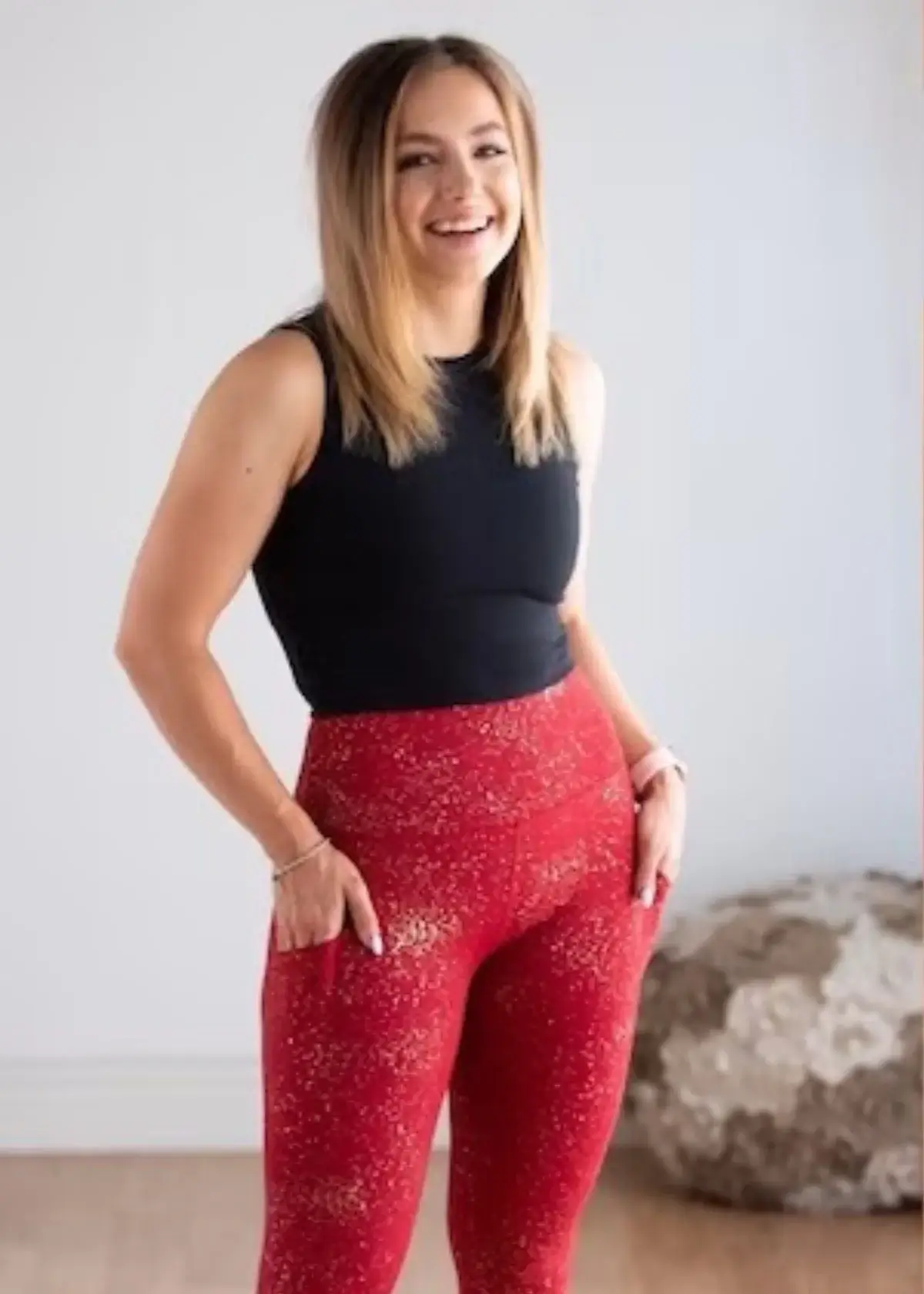 Are leggings with pockets suitable for workouts or everyday wear?
