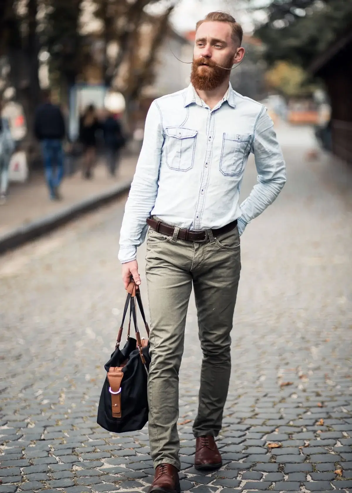 How do I clean a men's tote bag?