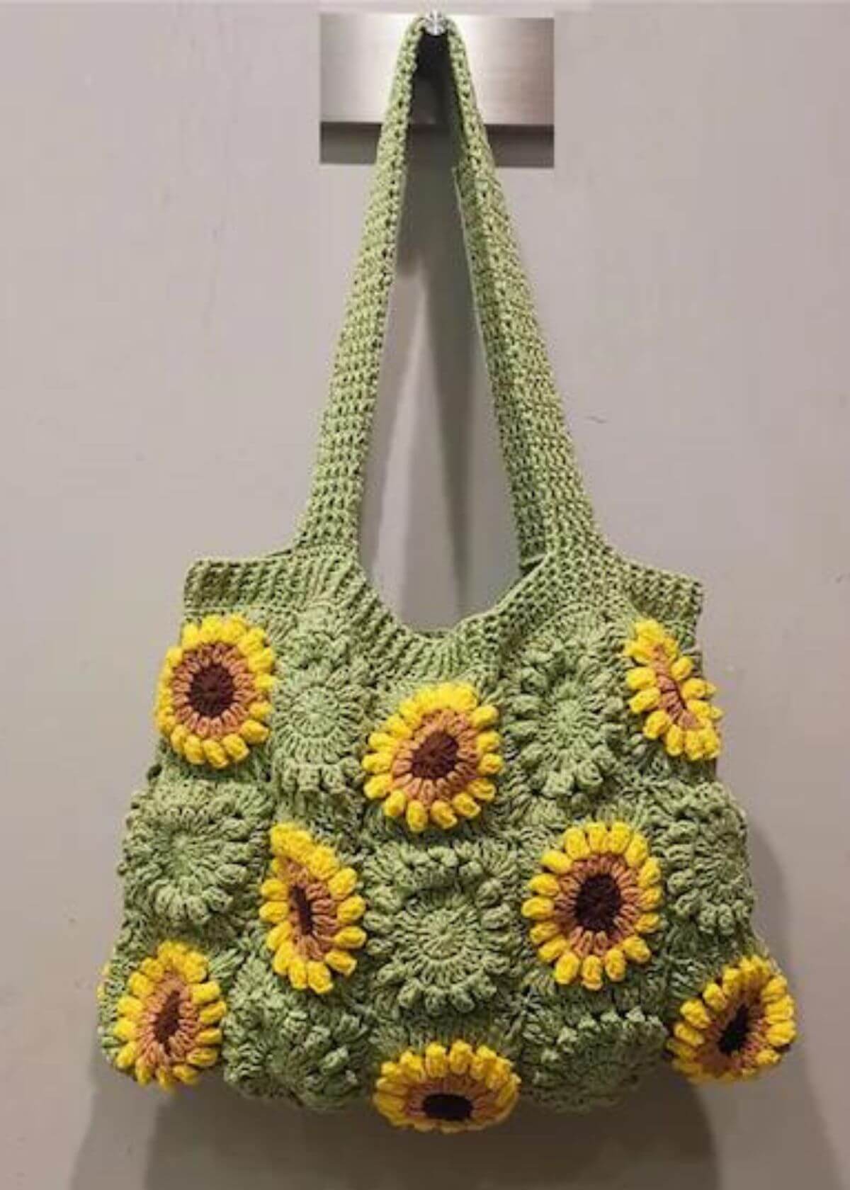 How to choose the right Crochet Bag?