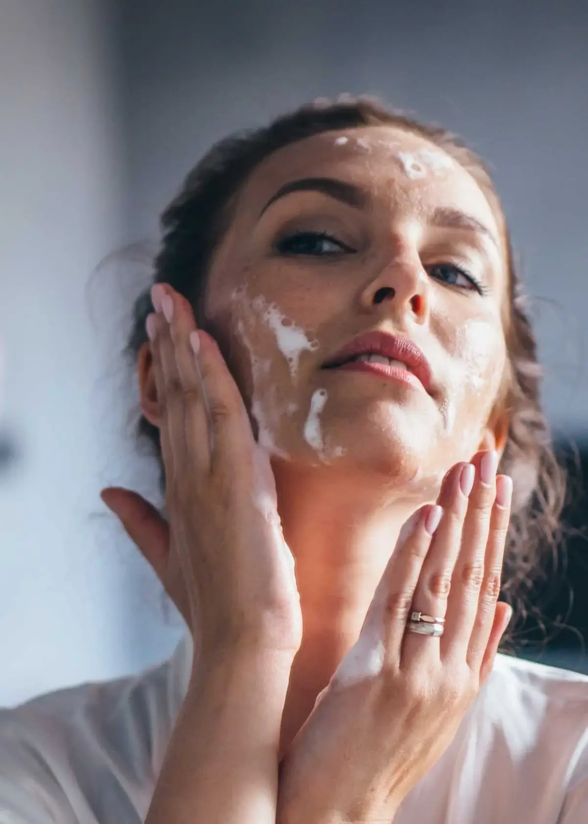 How to Choose the Right Drugstore Face Wash for a Great Skin