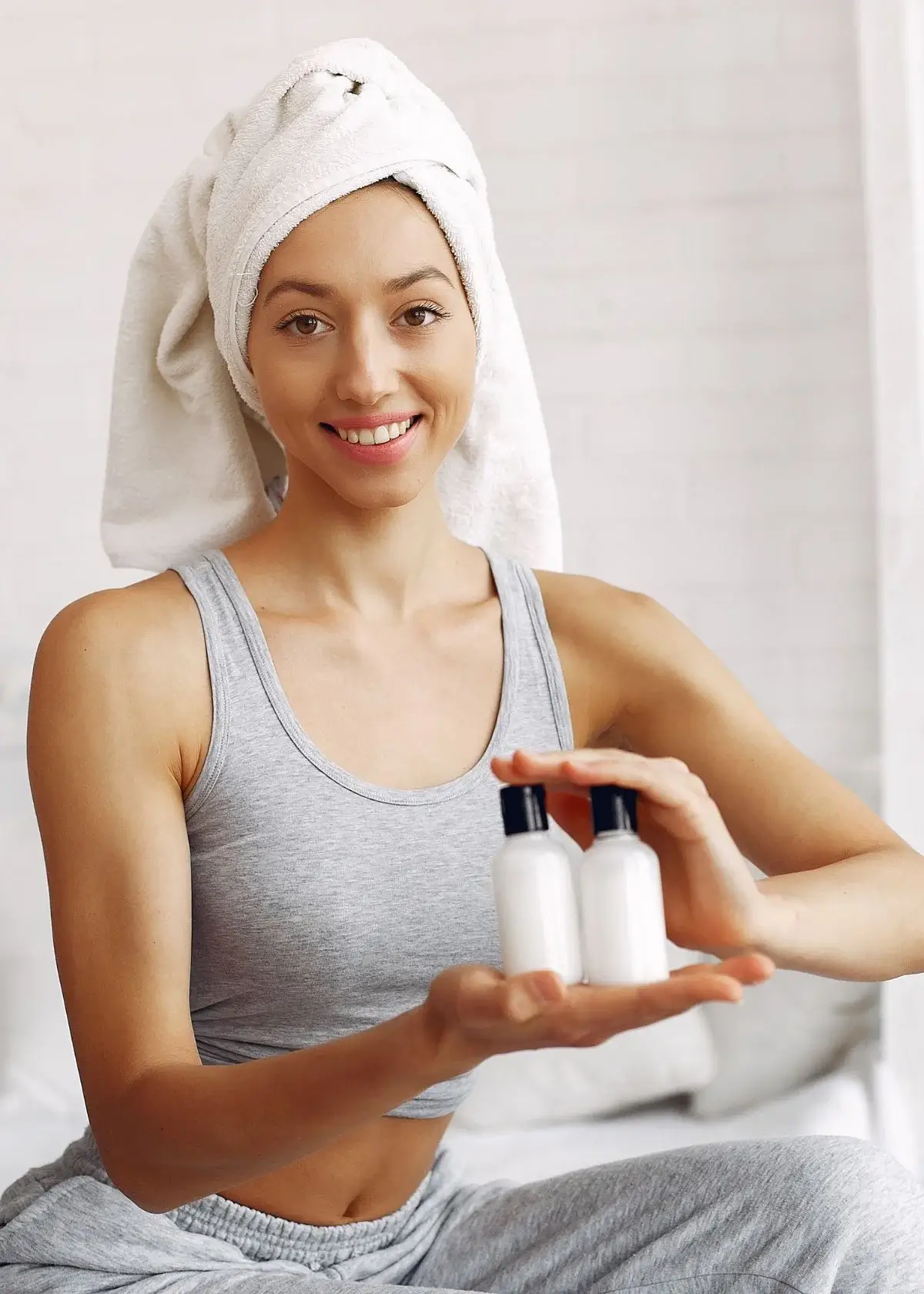 What is an anti-breakage shampoo and how does it work?