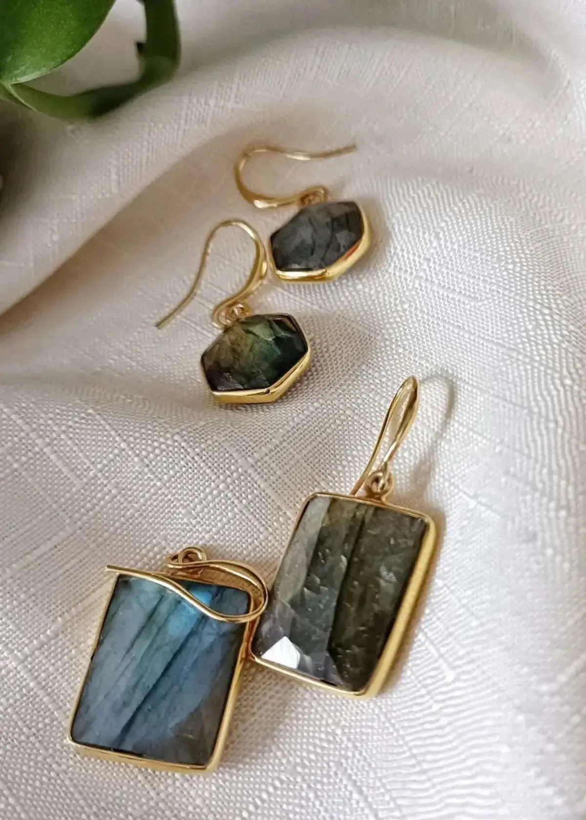 What is labradorite?