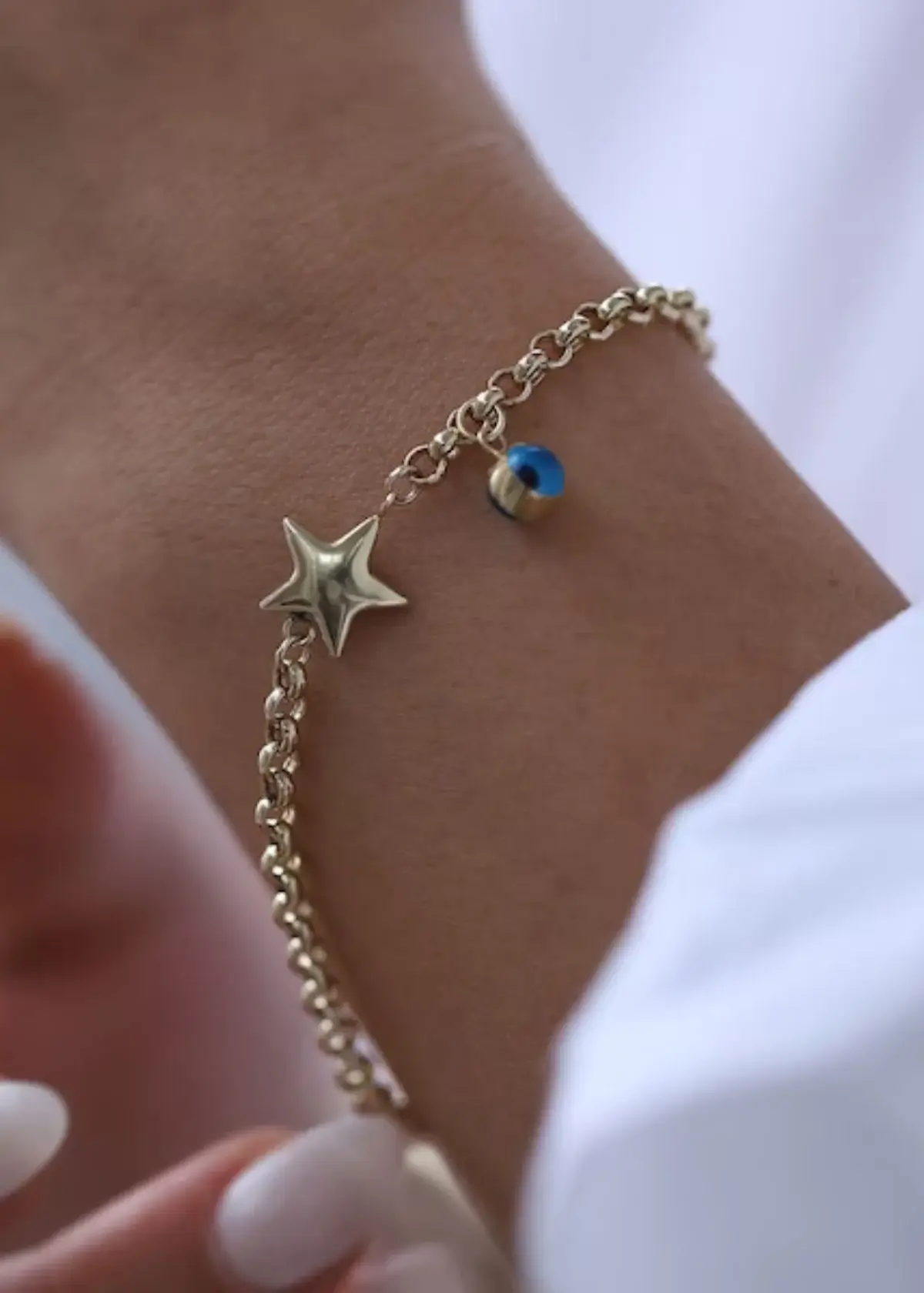 What materials are star bracelets made of?