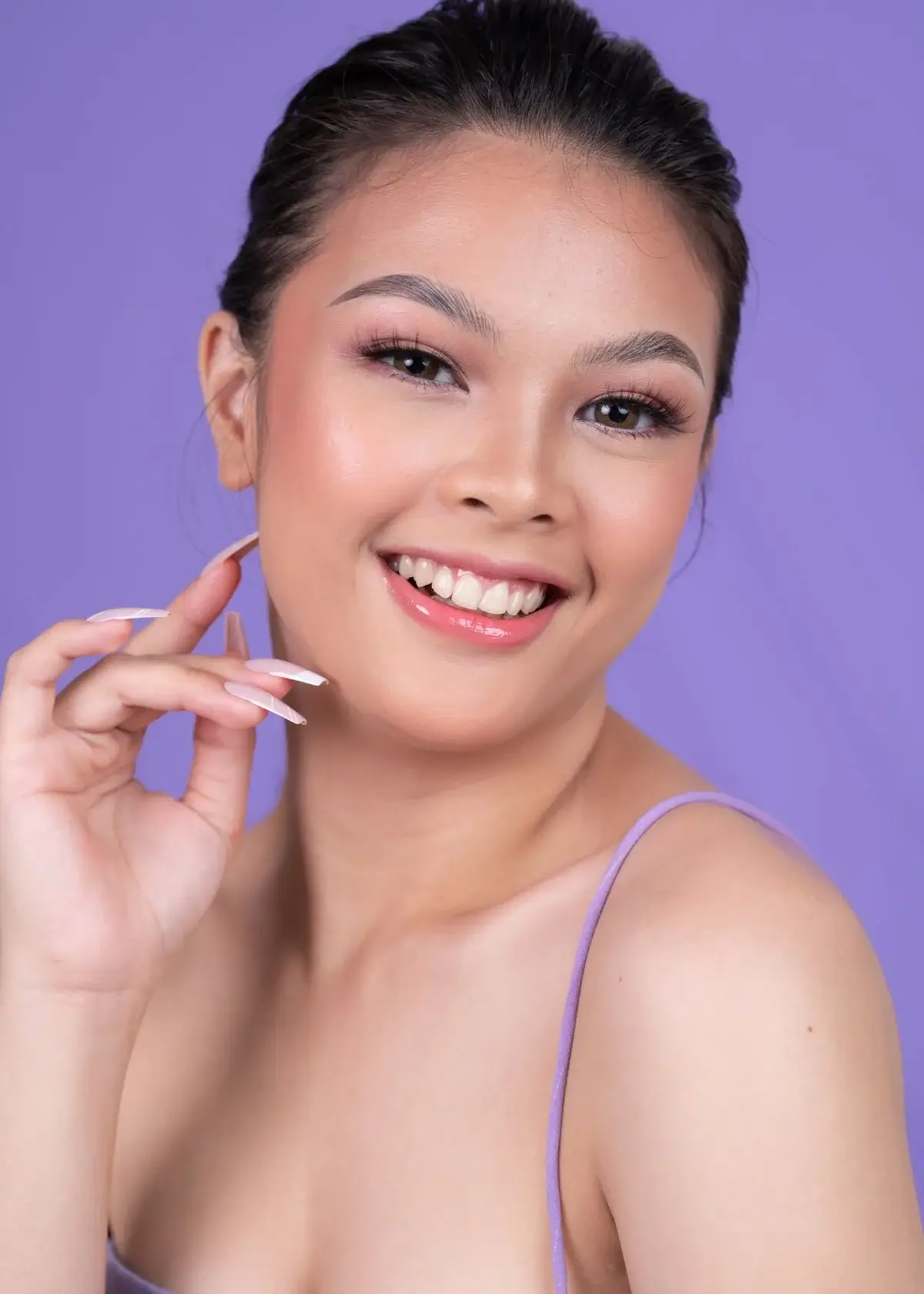 How do I use a BIAB nail kit?