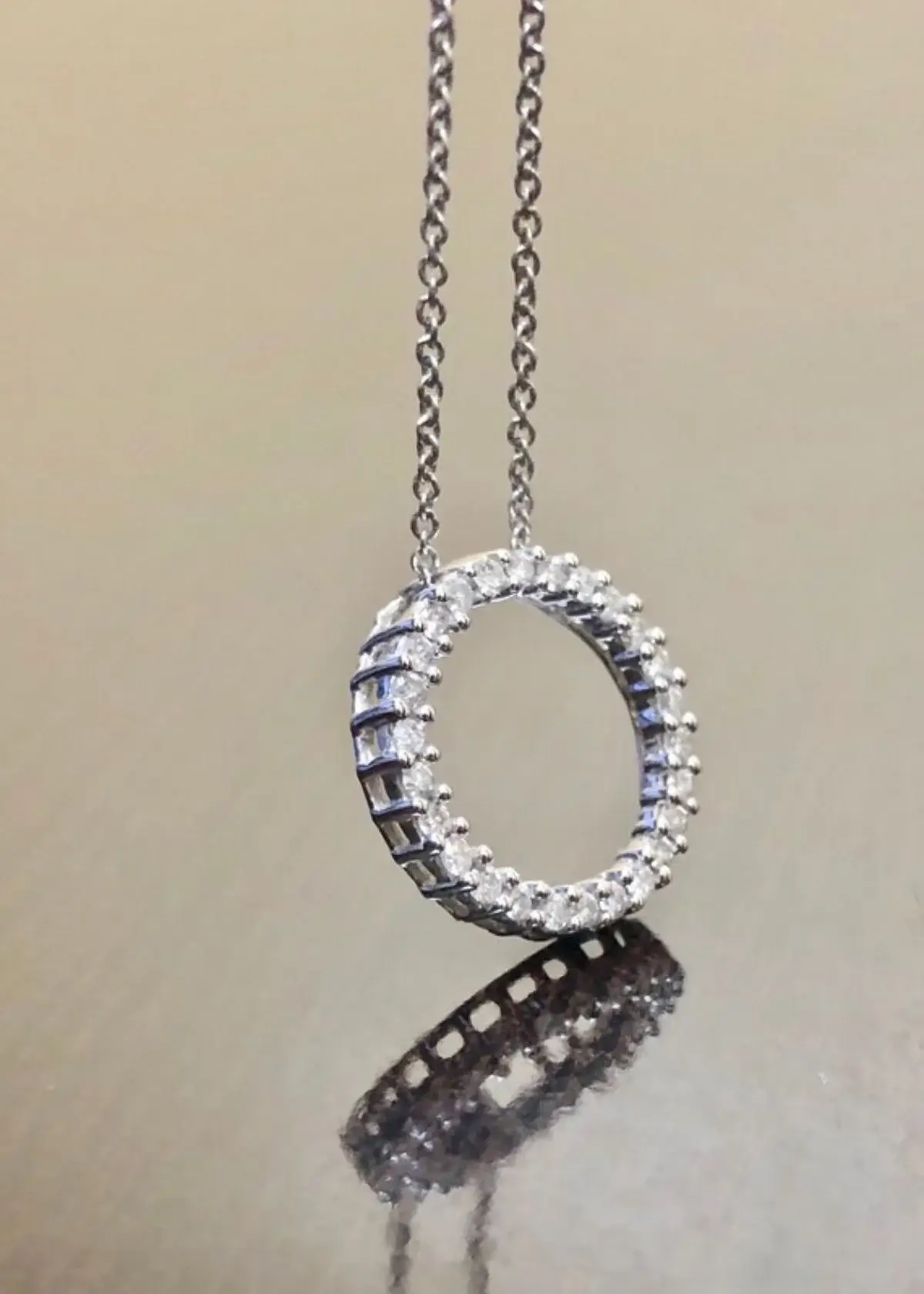 How to choose the right diamond eternity necklace?