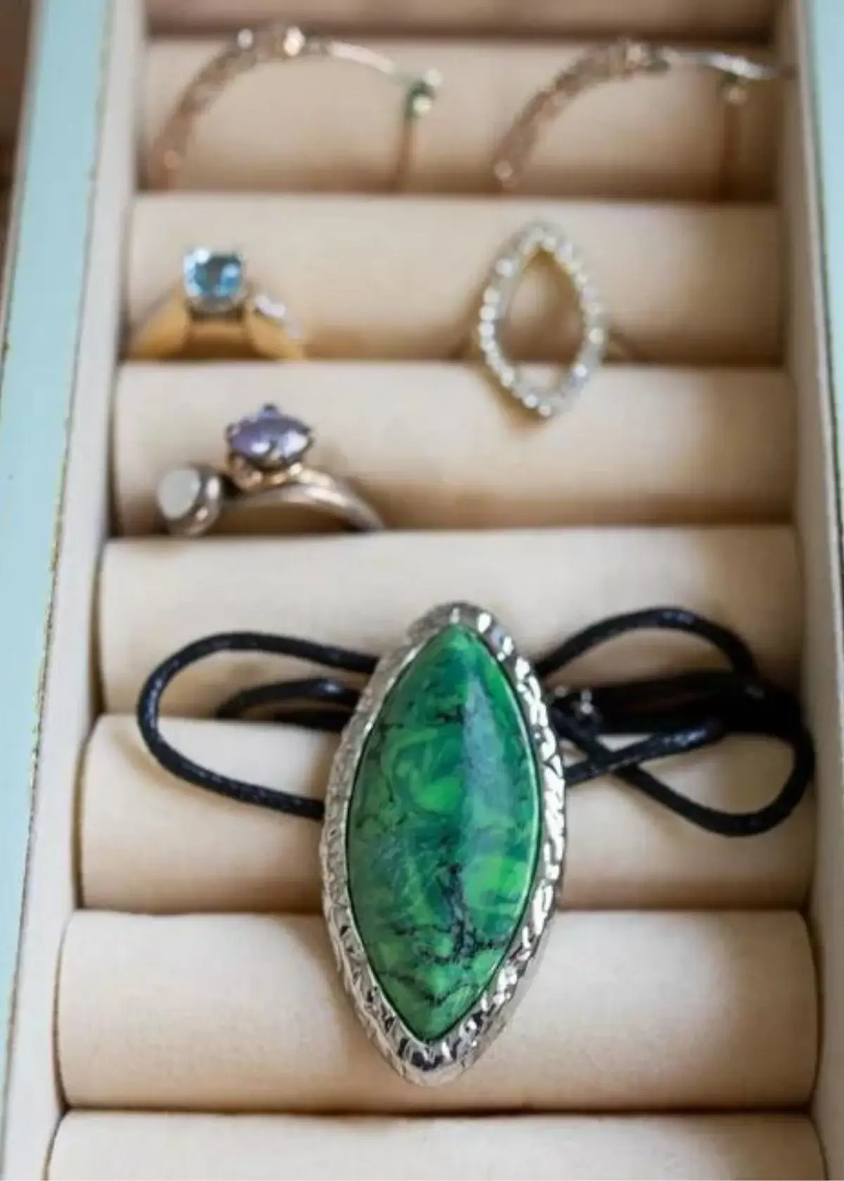 How to choose the right shang chi necklace?