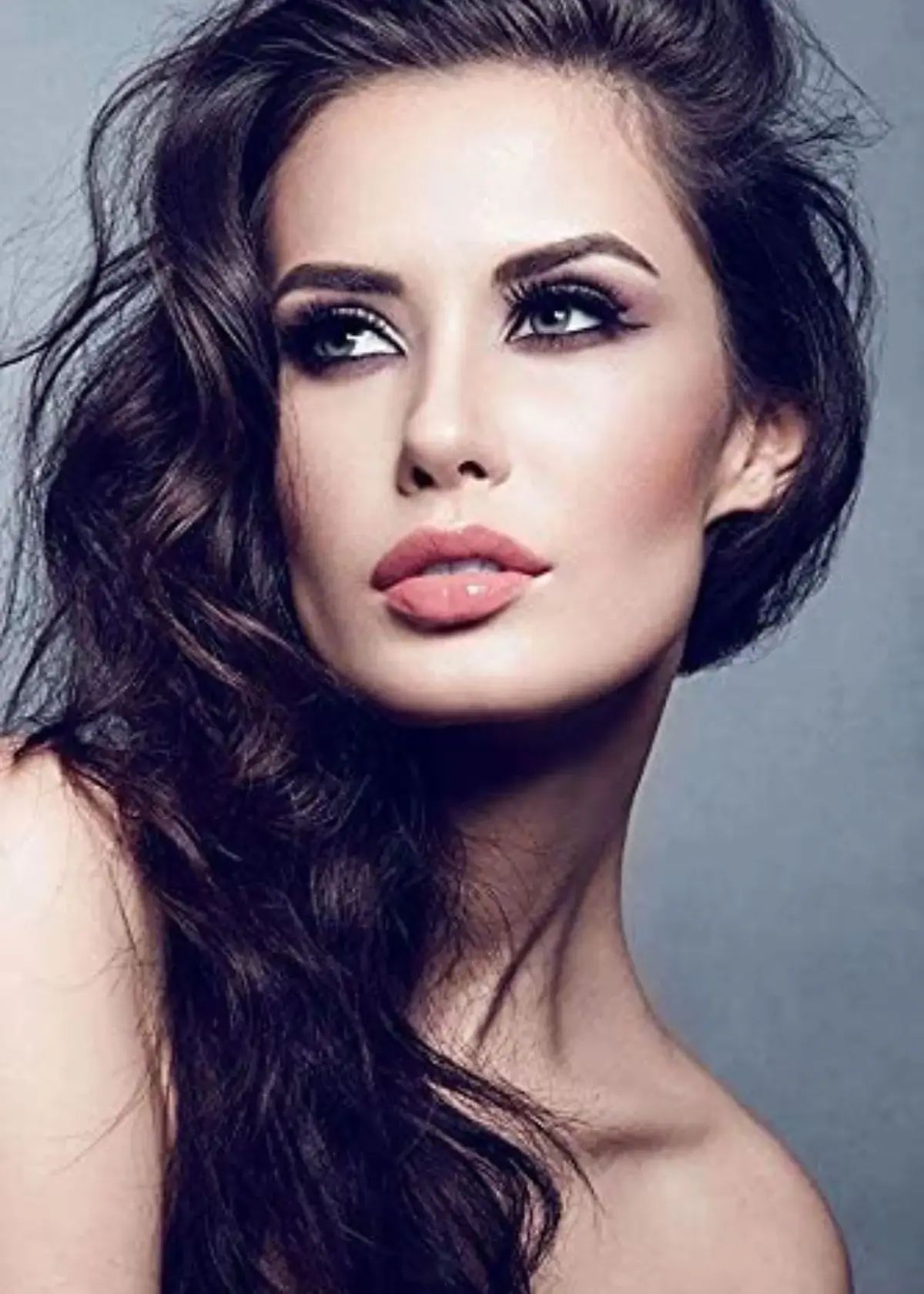 What should I look for in an eyeliner if I have sensitive eyes?