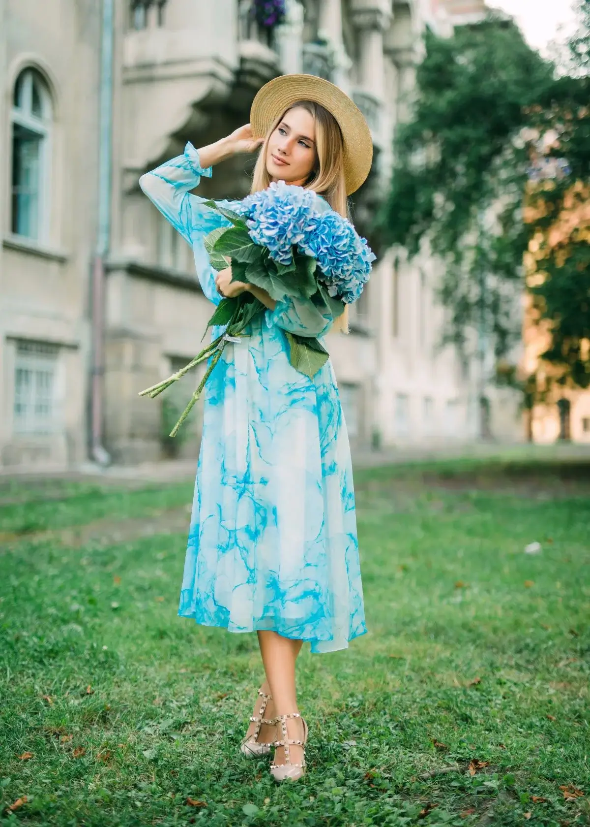 How to choose the right summer wedding guest dress?