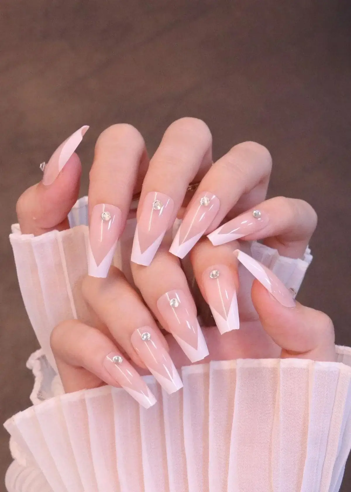 What are the benefits of french manicure kit?