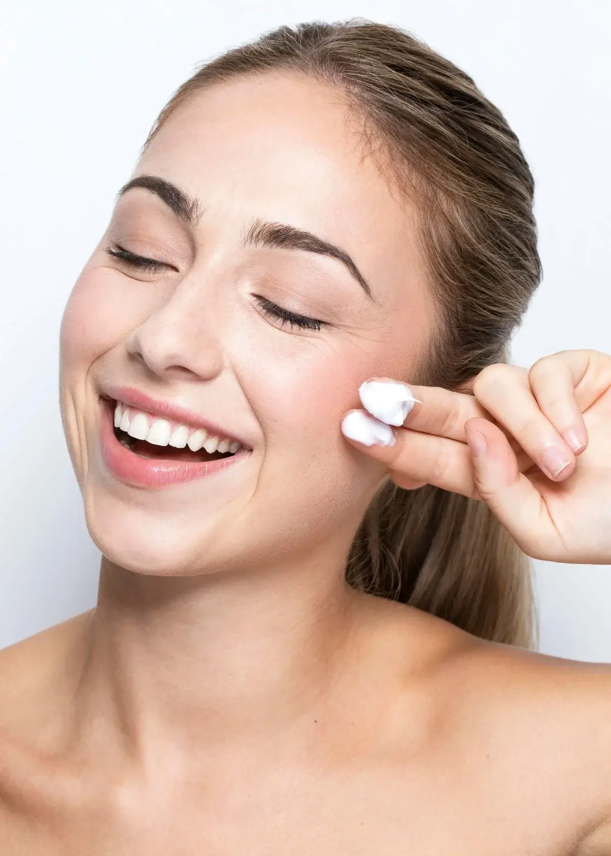 How to choose the right Eye Cream For Dark Circles?
