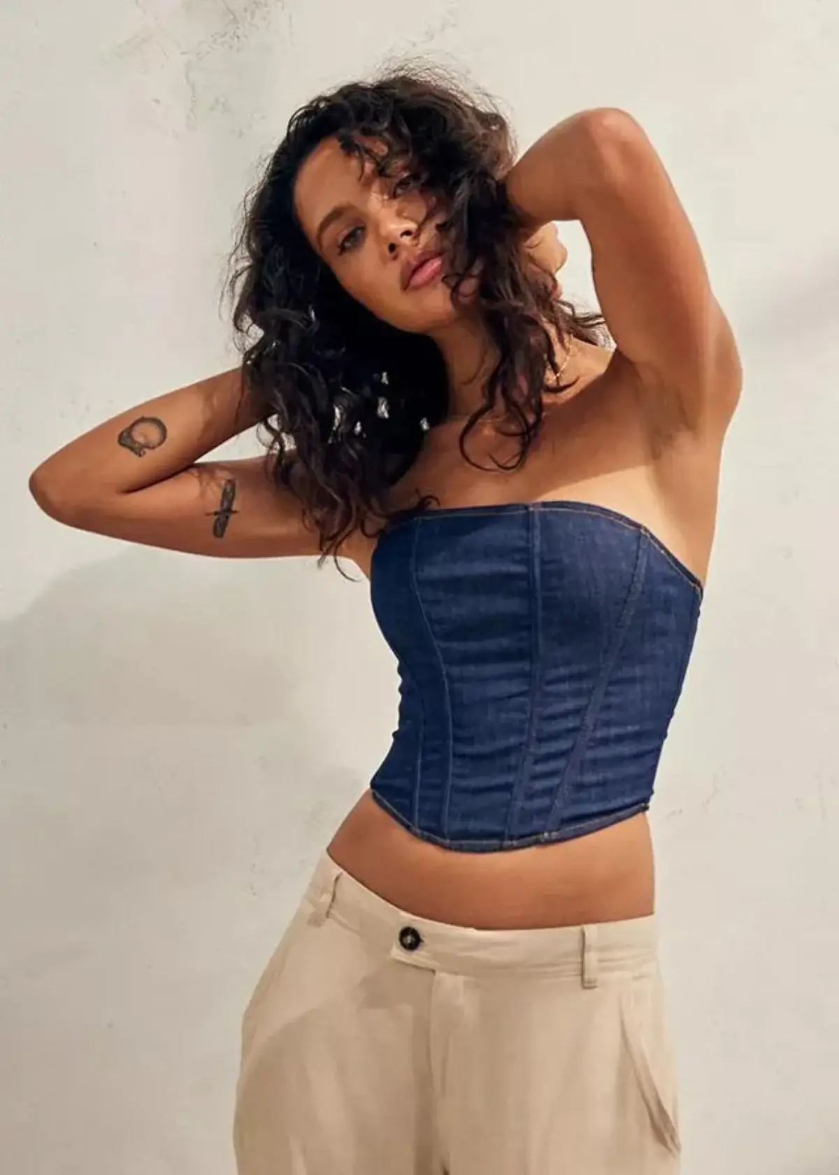 How to choose the right denim corset?