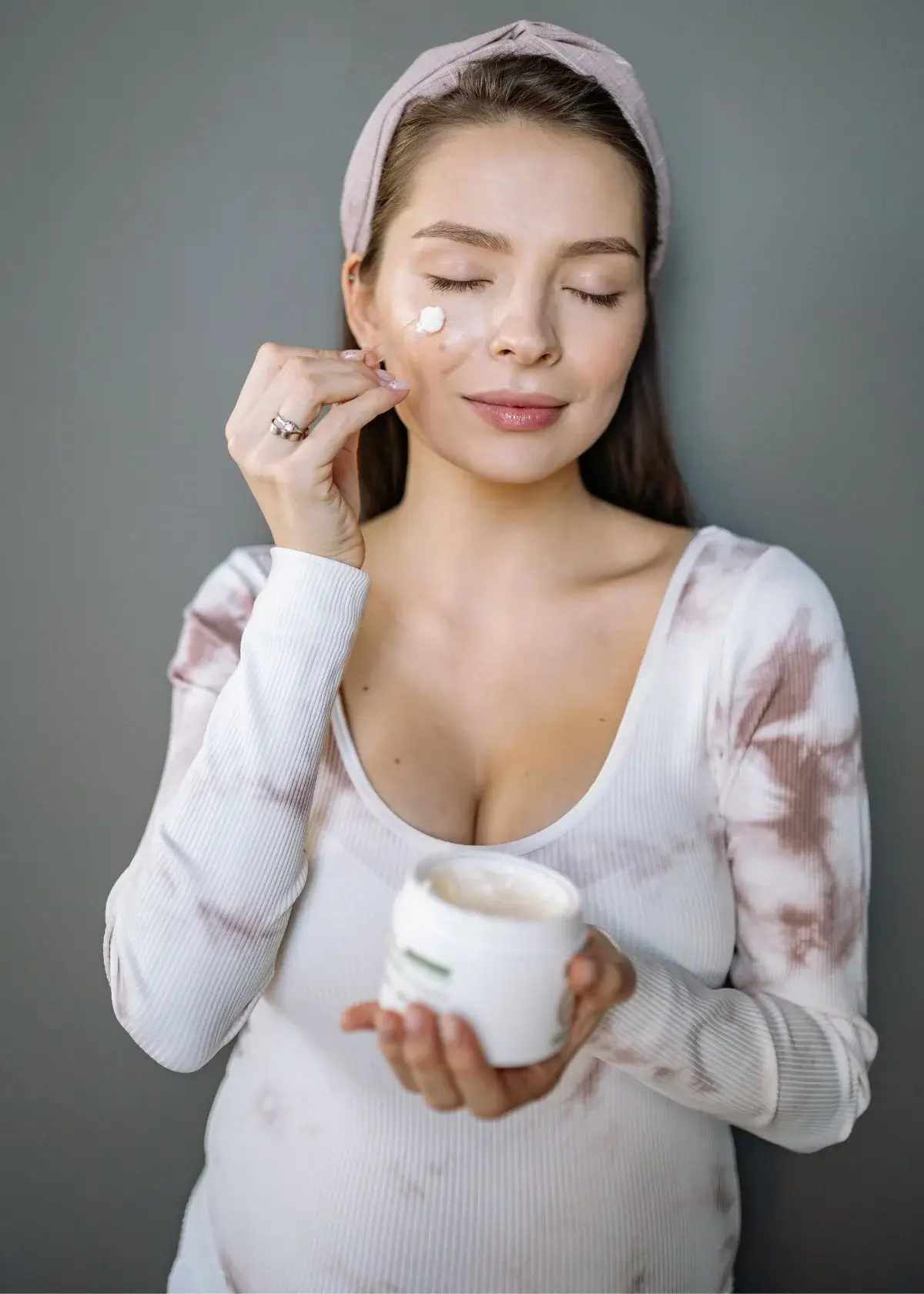 What are the benefits of using under-eye cream regularly?