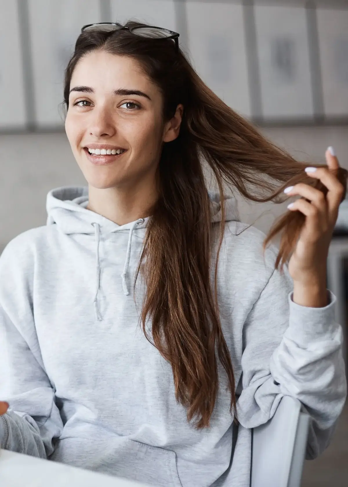 What role do natural ingredients play in combating dandruff?