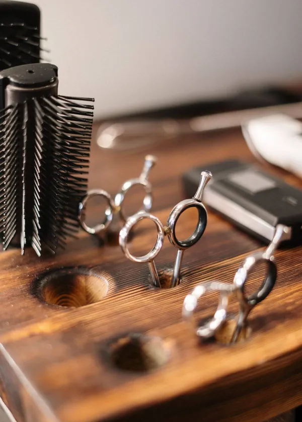Clip, Trim, Glam: The 3 Best Eyebrow Scissors