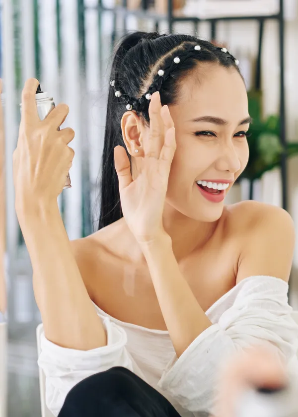 Star-Studded Strands: The 3 Best Glitter Hair Spray in 2023!