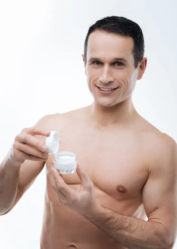 How to Apply Moisturizer On Face for Men?
