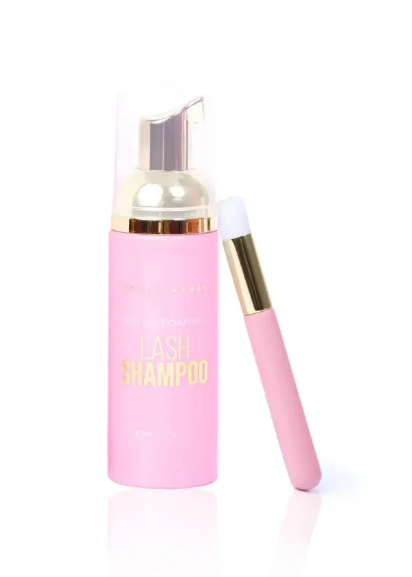 Cleanse Like a Queen: Step-by-Step Tutorial on Applying Eyelash Extension Shampoo Like a Pro!
