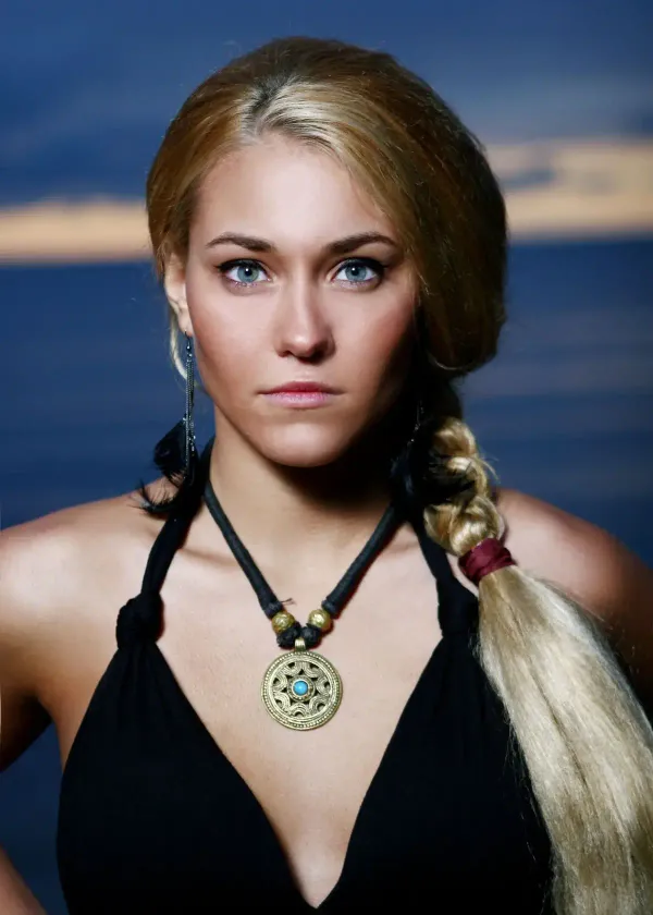 The Great Indie Necklace Debate: We Set the Record Straight on Handcrafting Claims!