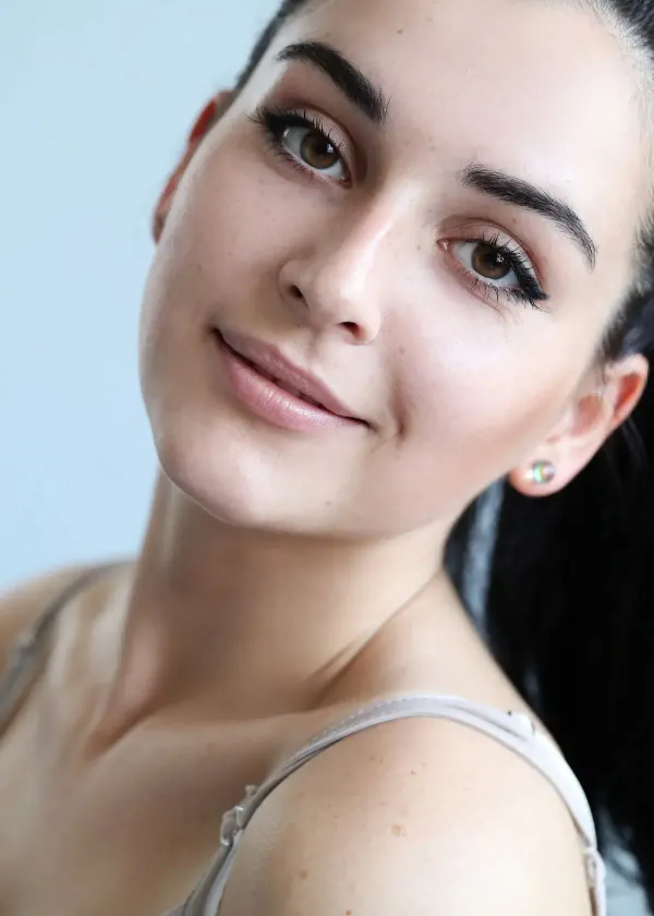 Acne Scars Be Gone! The Ultimate Guide to Choosing Makeup That'll Leave You Flawless!